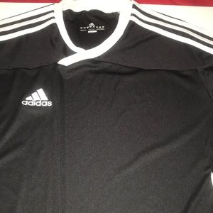 Adidas large Vilma cool shirt